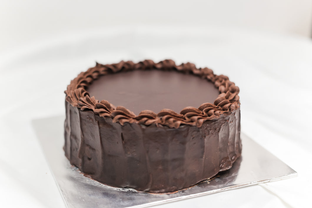 Chocolate Mud Cake - Divine Cakes