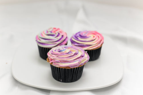 Vanilla Cup Cake - Divine Cakes